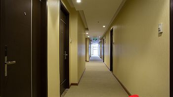 Triip Mismo Airport Hotel Ho Chi Minh City