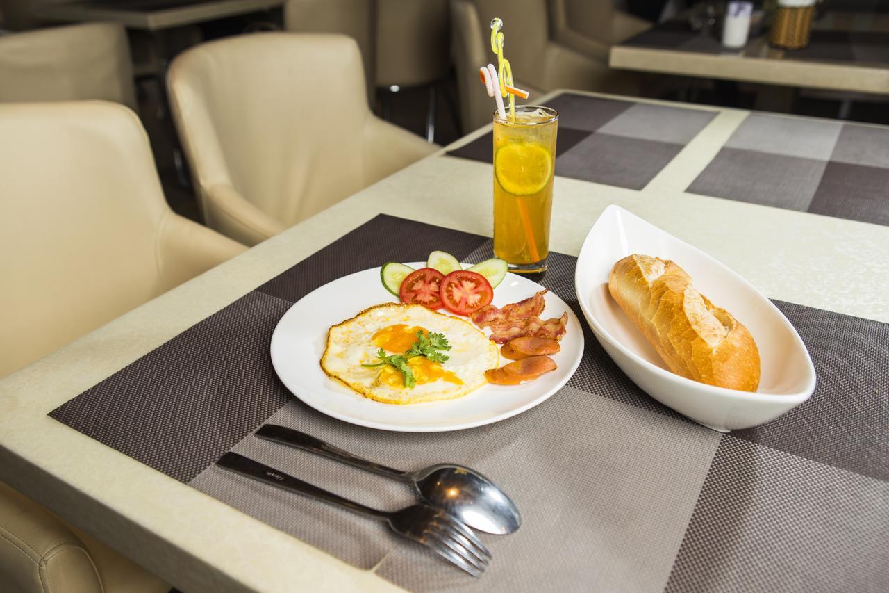 Triip Mismo Airport 3*
