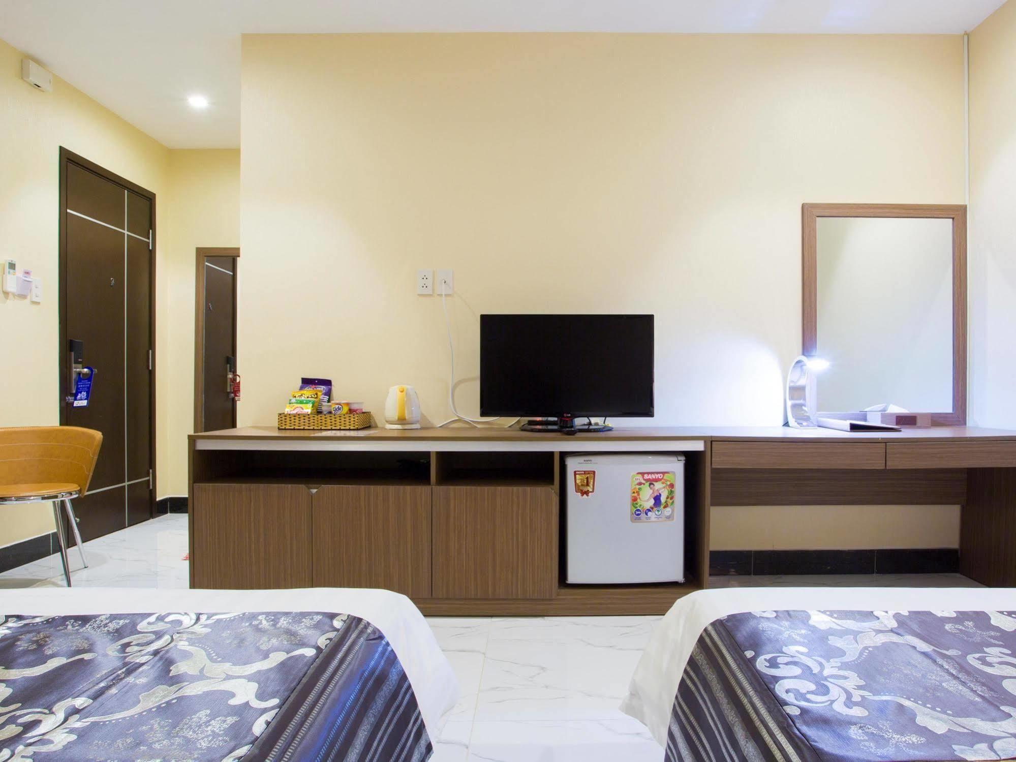 Triip Mismo Airport Hotel