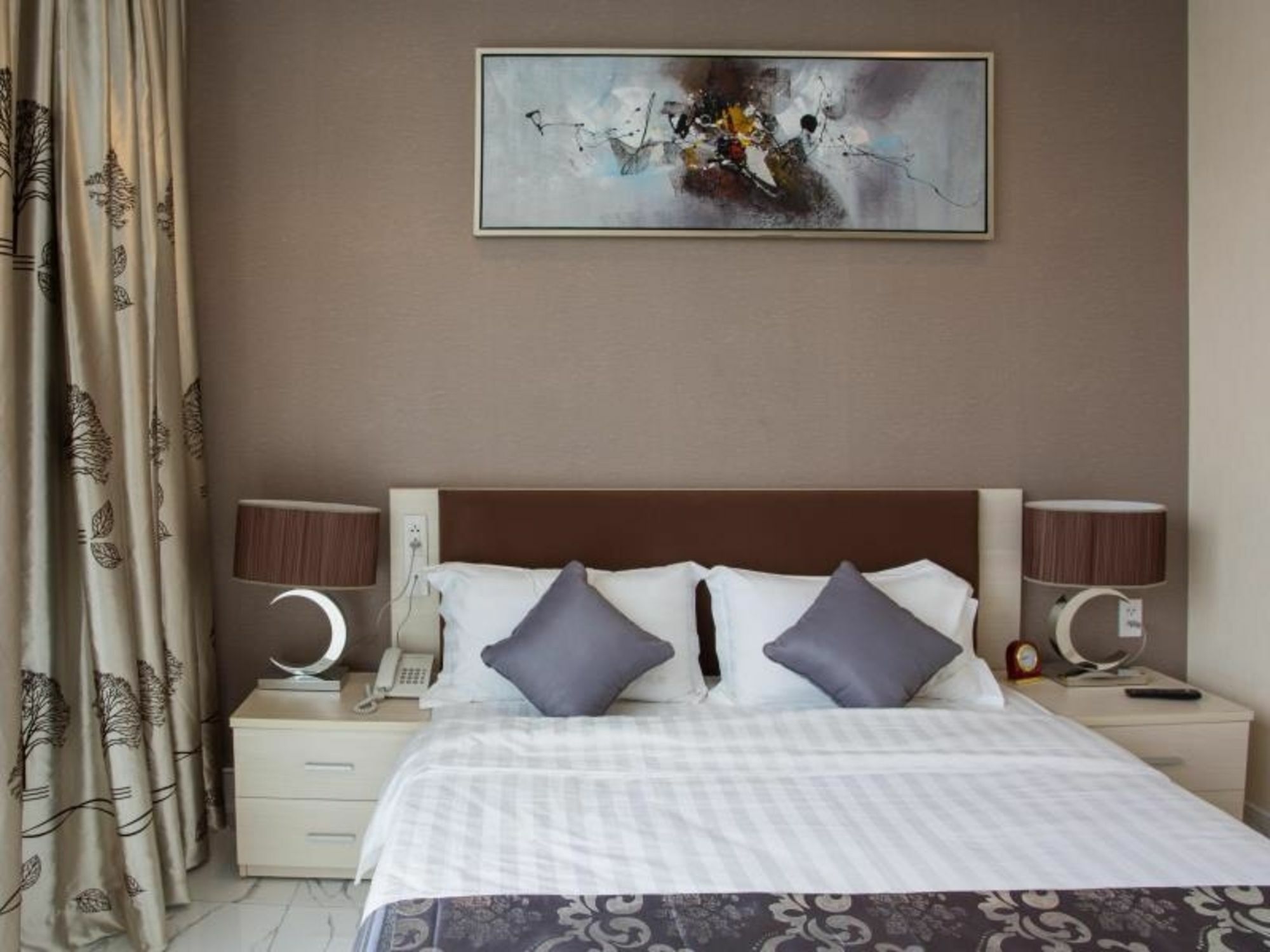Triip Mismo Airport Hotel Ho Chi Minh City