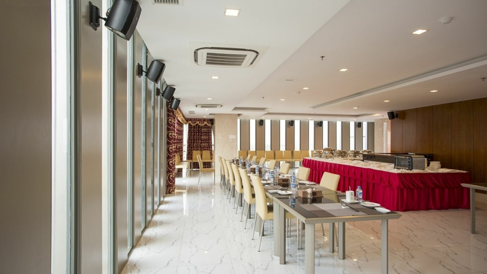Triip Mismo Airport Hotel 3*